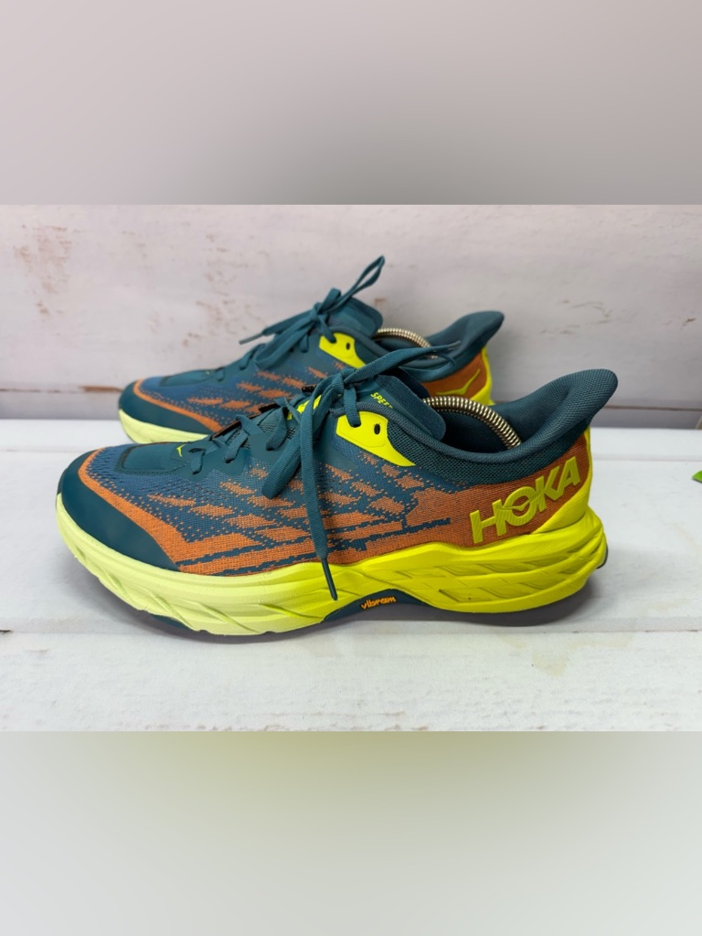 Hoka One One Speedgoat 5 Blue Coral Neon Trail Running Shoes Men’s Sz 11.5 2E